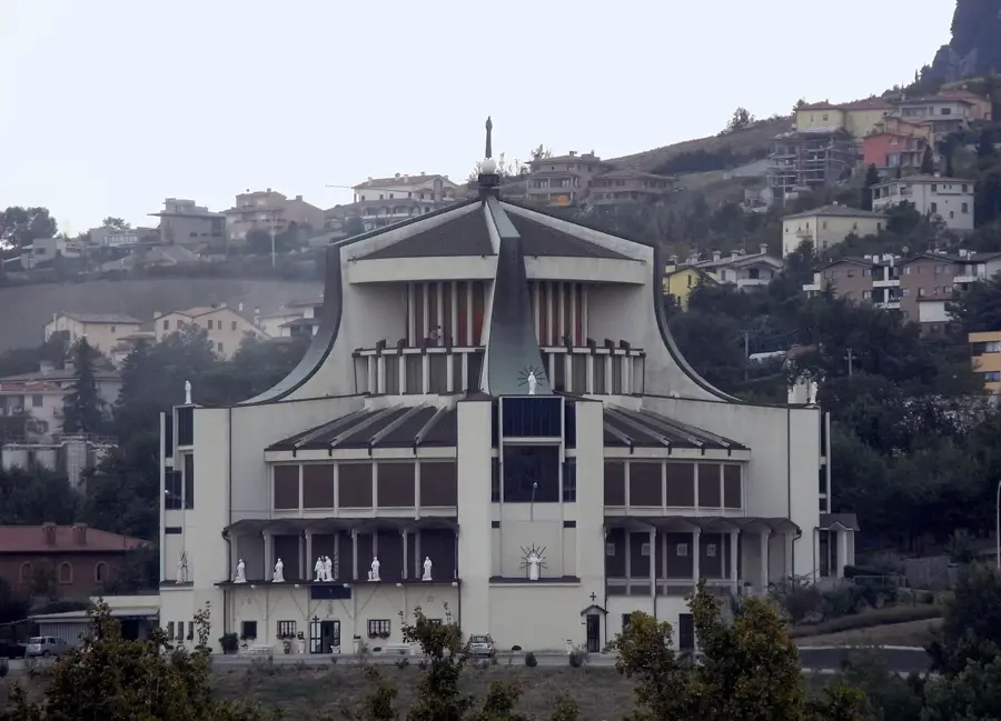 Szent Mihály Arkangyal templom — Domagnano erőd (San Marino)