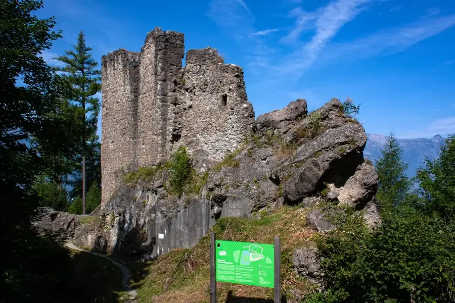 Schalun romjai (Vadászkastély) — Engländerbau (Liechtenstein)