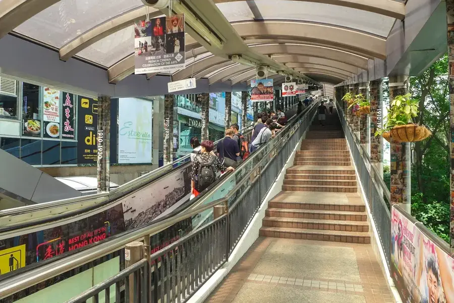 Scara Rulantă Mid-Levels — Templul Man Mo (R.A.S. Hong Kong, China)