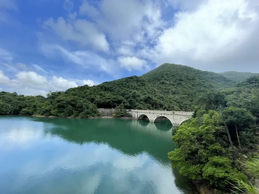 Rezervorul Tai Tam Tuk — Barajul Tai Tam Tuk (R.A.S. Hong Kong, China)