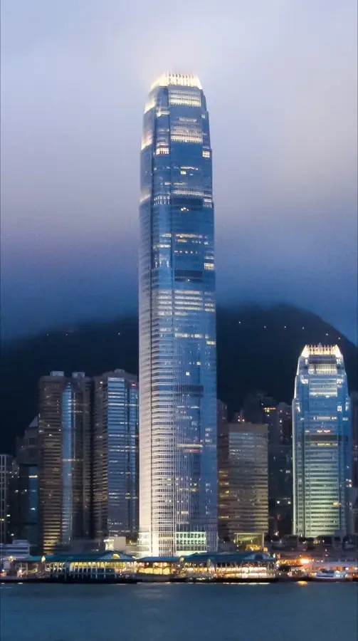 Two International Finance Centre — Templul Man Mo (R.A.S. Hong Kong, China)