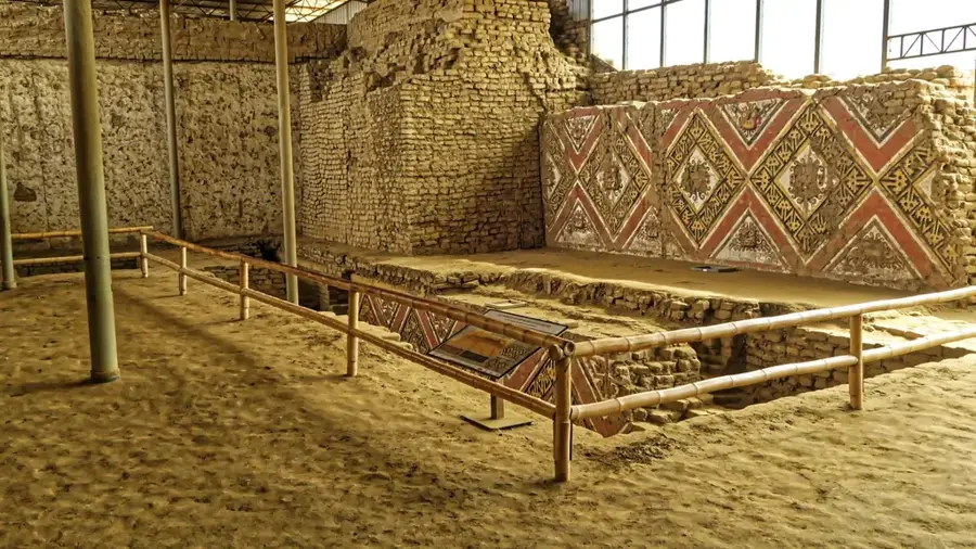 Huaca de la Luna — Cumbemayo (Peru)