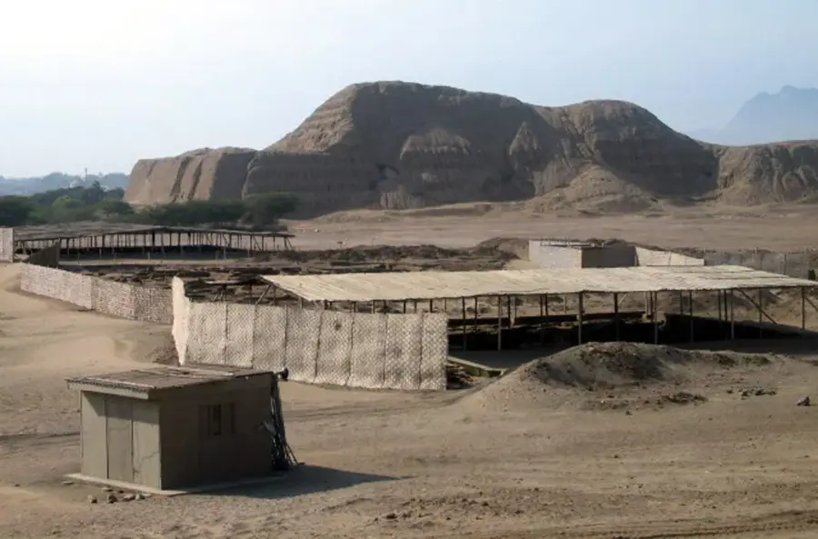 Huaca del Sol y de la Luna — Trujillo (Peru)