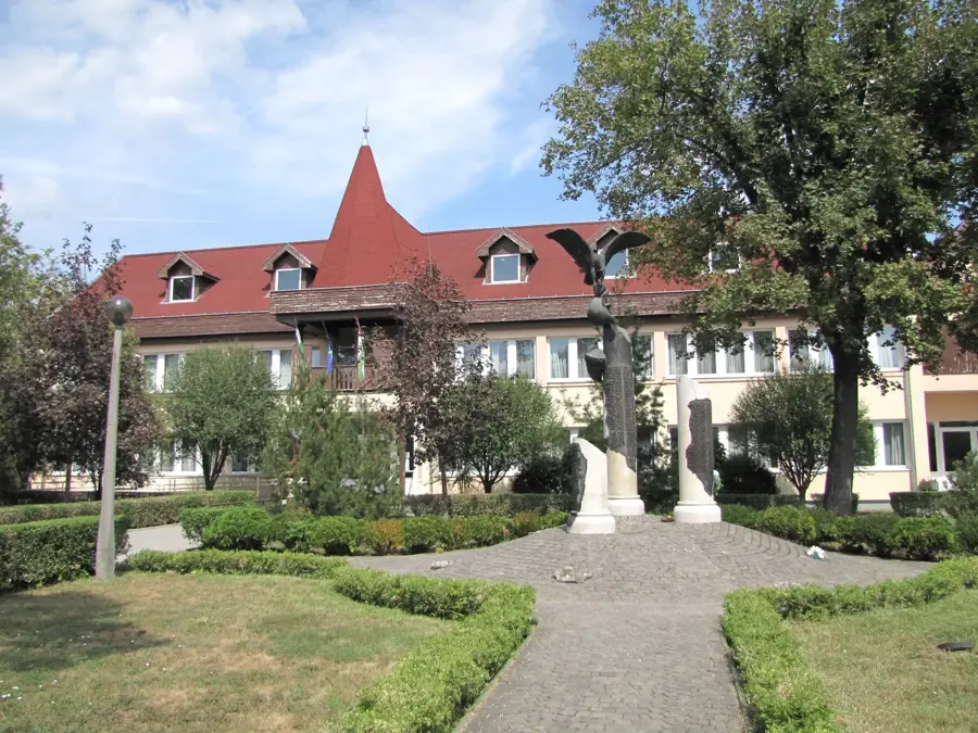 Abádszalók – város