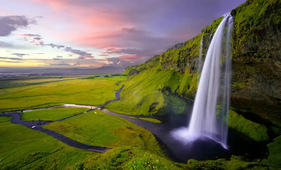 Eyjafjallajökull / Seljalandsfoss — Hella (Island)