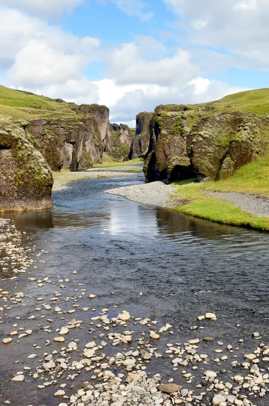 Fjaðrárgljúfur — Svartifoss (Island)