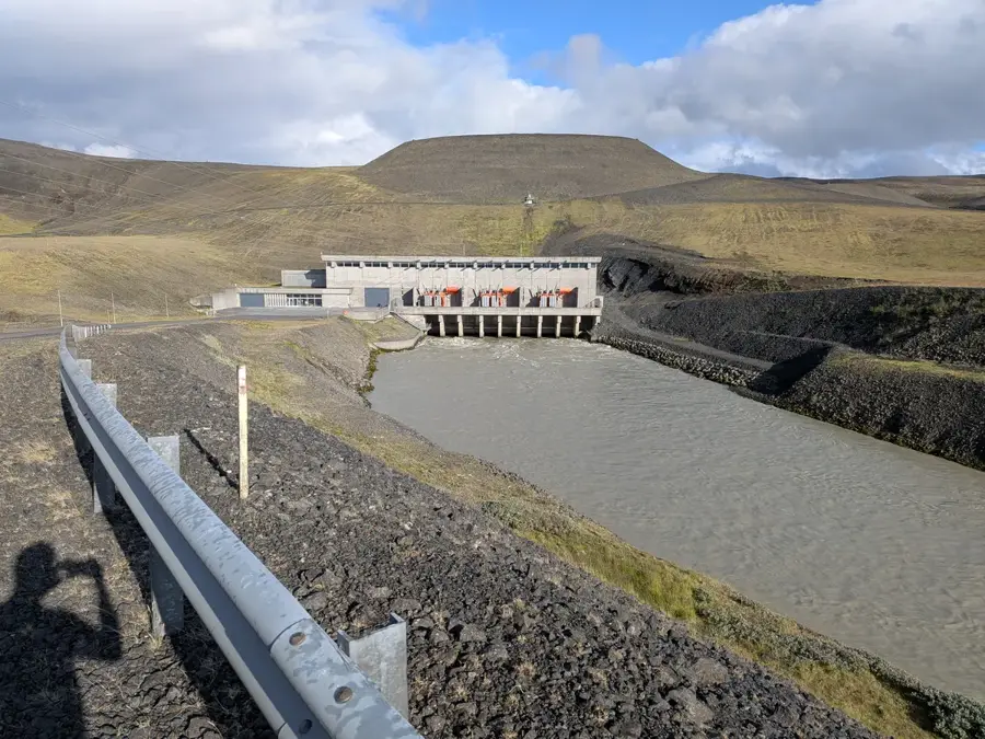 Kraftwerk Sigalda — Landmannalaugar (Island)
