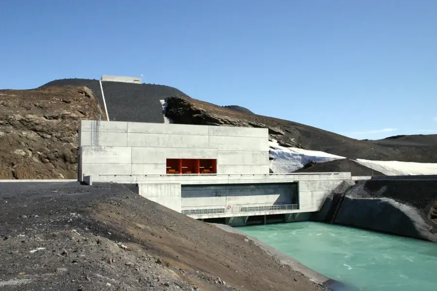 Kraftwerk Vatnsfell — Landmannalaugar (Island)