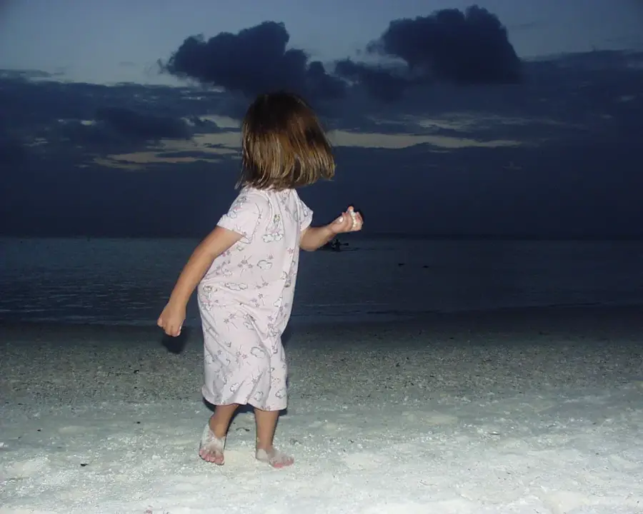 Ihuru Strand — Embudhoo Express (Malediven)