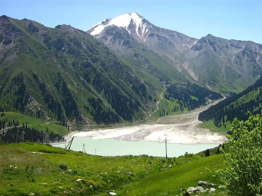 Ile-Alatau-Nationalpark — Medeo-Eisstadion (Kasachstan)