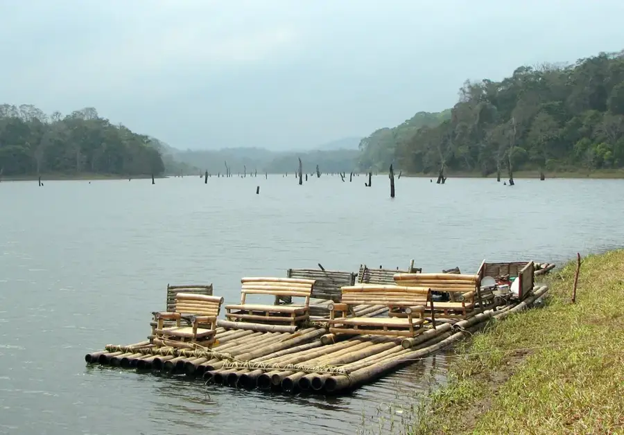 Periyar National Park — Cochin Port (India)