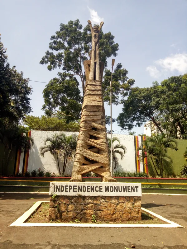 Unabhängigkeitsdenkmal Kampala — Kasubi-Gräber (Uganda)