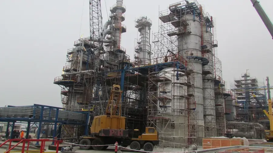 Rafinăria Petromidia Năvodari — Acvariul Constanța (România)
