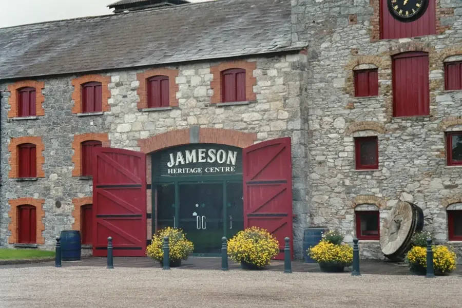 Midleton Distillery — Blarney Castle (Ireland)
