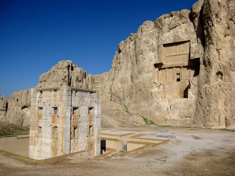 Naqsch-e Rostam — Arg-e Bam (Iran)