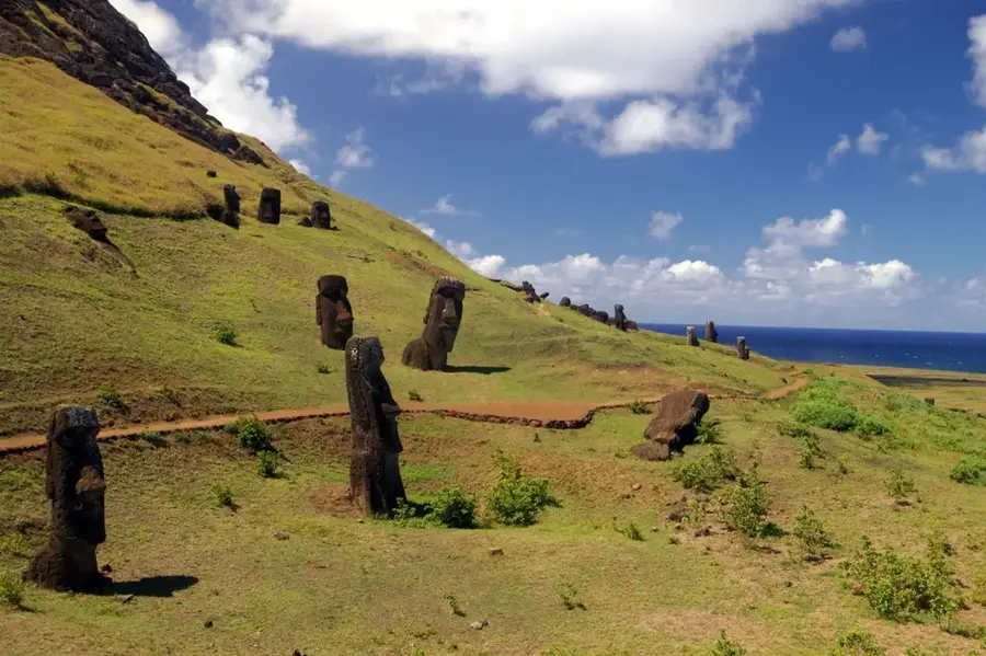Insula Paștelui (Rapa Nui) — Valparaíso (Chile)