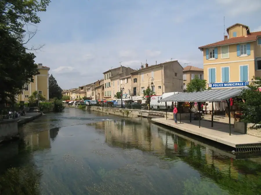 L'Isle-sur-la-Sorgue – city