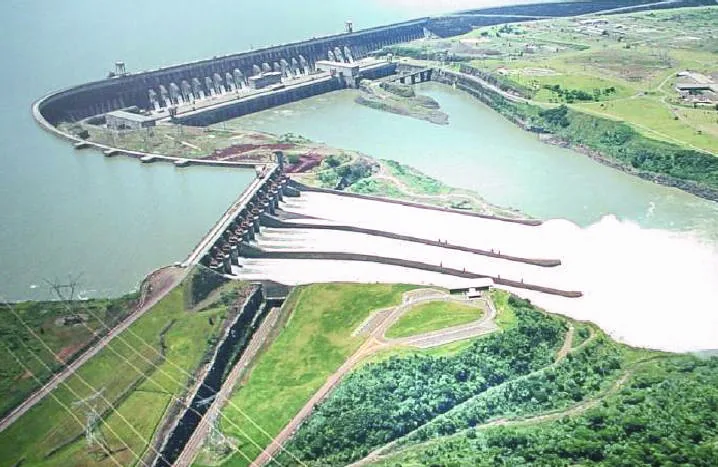 Itaipu-gát — Drót-opera (Brazília)