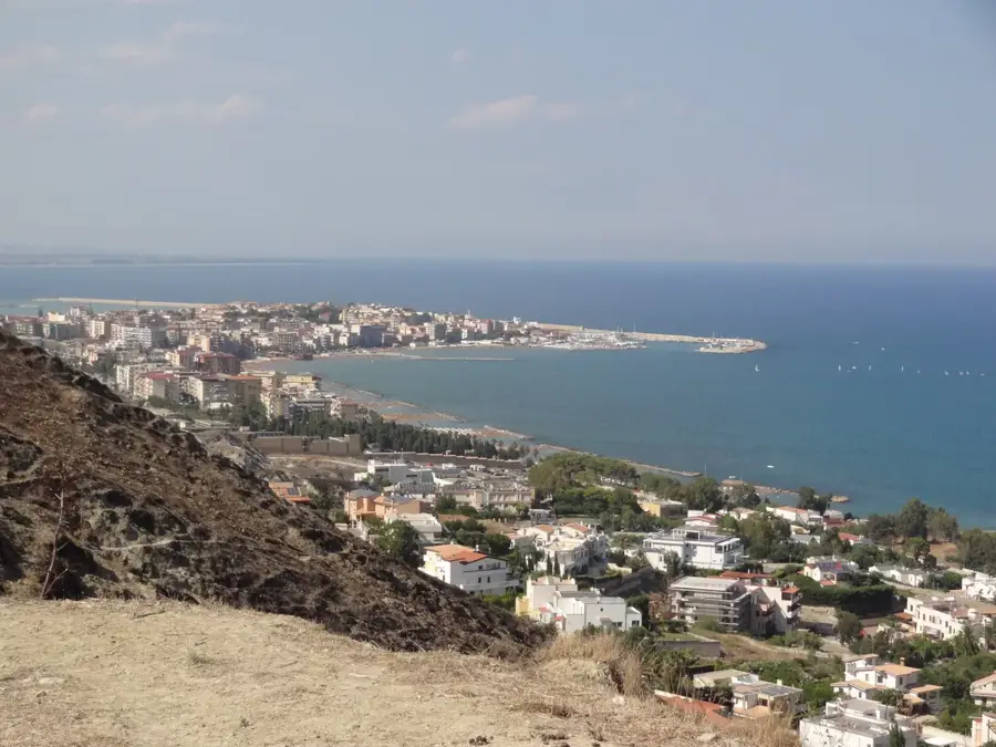 Crotone — Portul Gioia Tauro (Italia)
