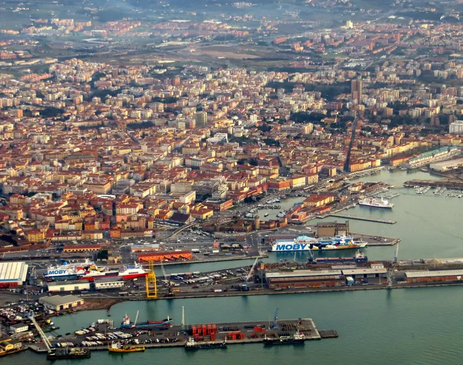 Livorno — Genovai kikötő (Olaszország)