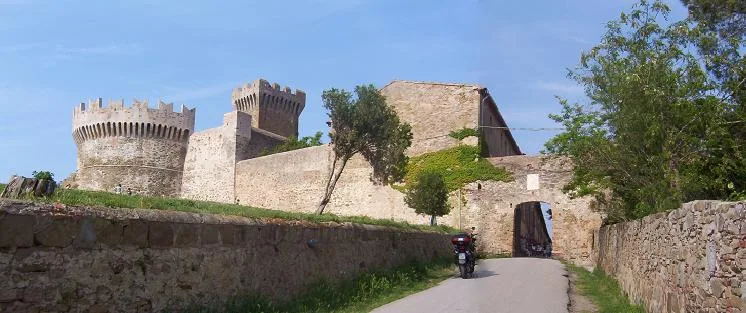 Populonia Stazione — Abasa Ruins (Somalia)