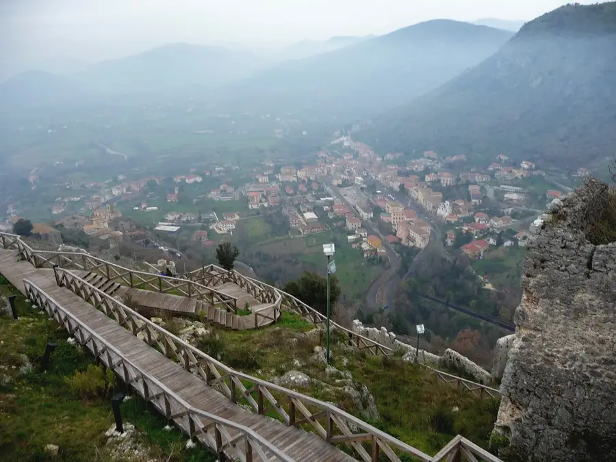 Roccasecca — Nationalpark Abruzzen (Italien)