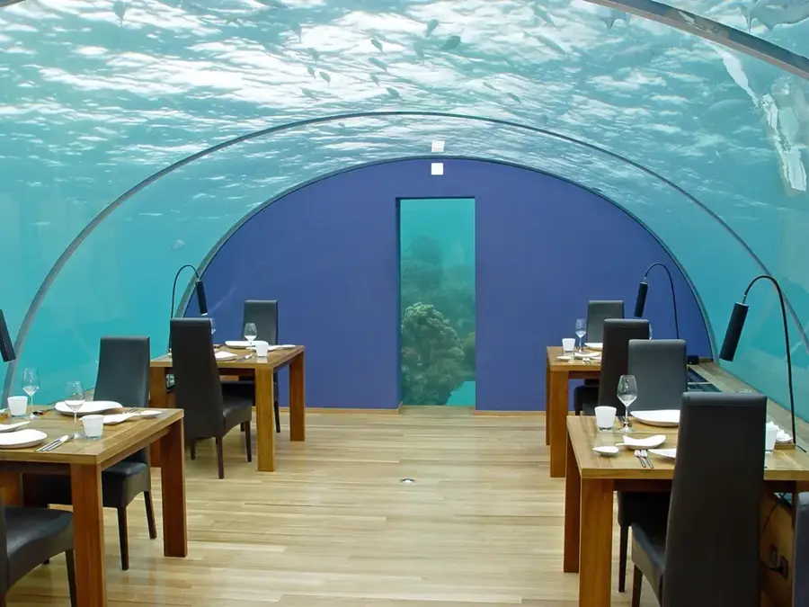 Ithaa Unterwasser-Restaurant — Thoddoo Strand (Malediven)