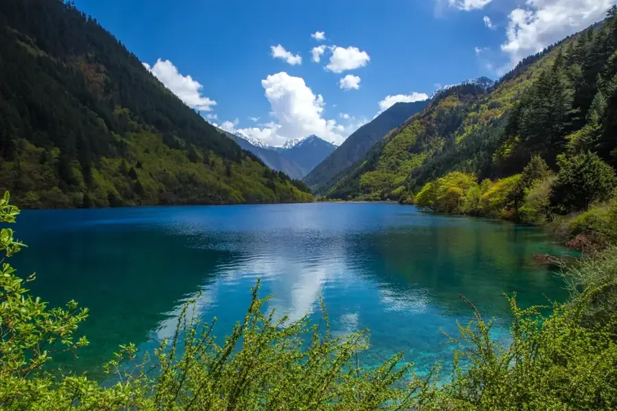Jiuzhaigou Valley — Lanzhou (China)