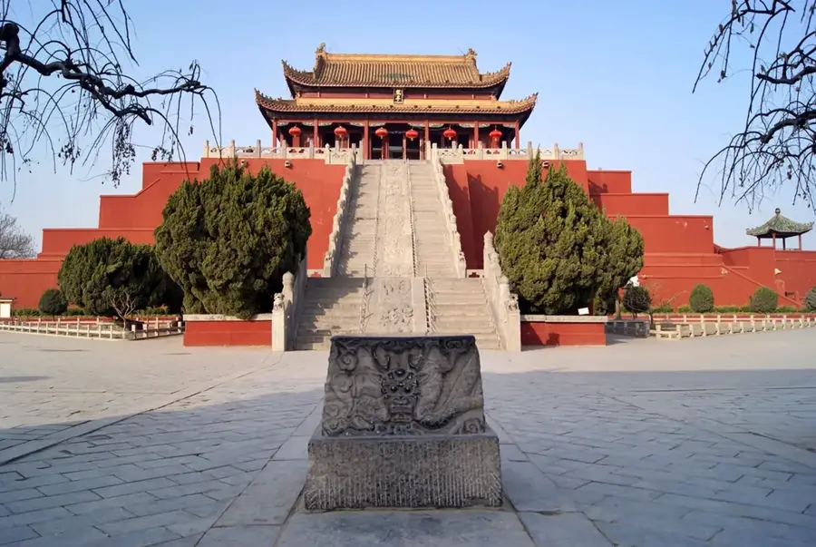 Pavilionul Dragonului din Kaifeng