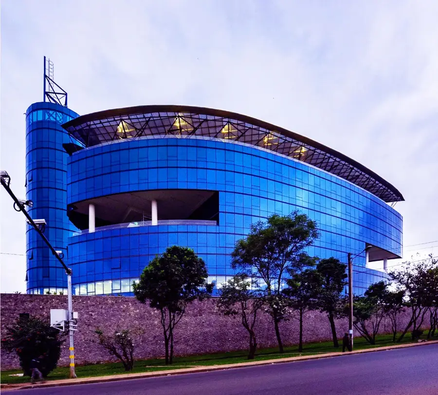 I&M Bank Torony — Ole Nado-tó (Kenya)
