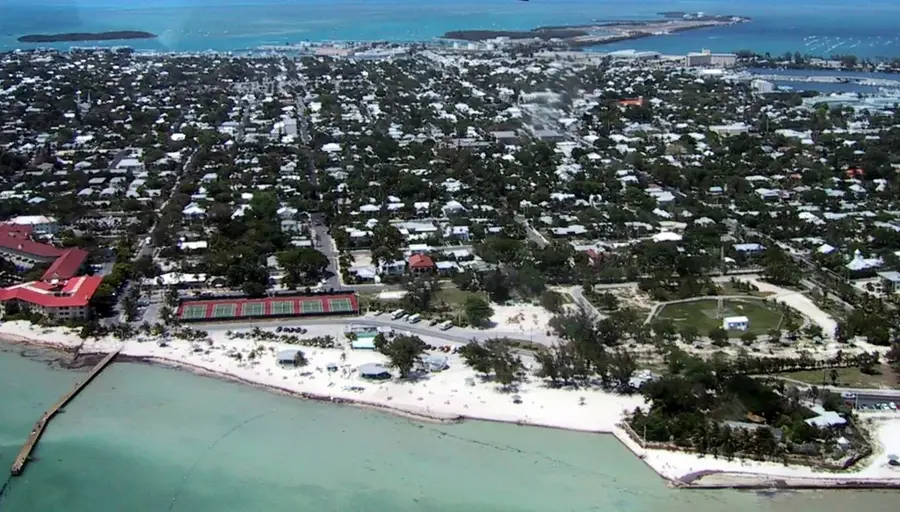 Key West — Güines (Cuba)