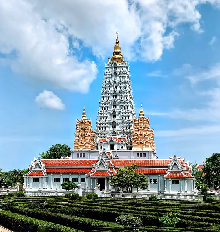 Muntele Buddha (Khao Chi Chan) — Ferma Solară Chachoengsao (Thailanda)