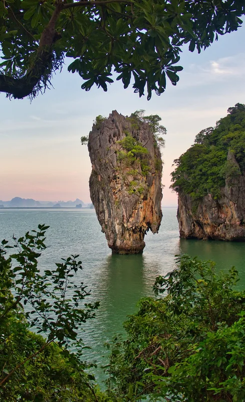 Coasta Khao Sammuk — Minele de aur Phichit (Thailanda)
