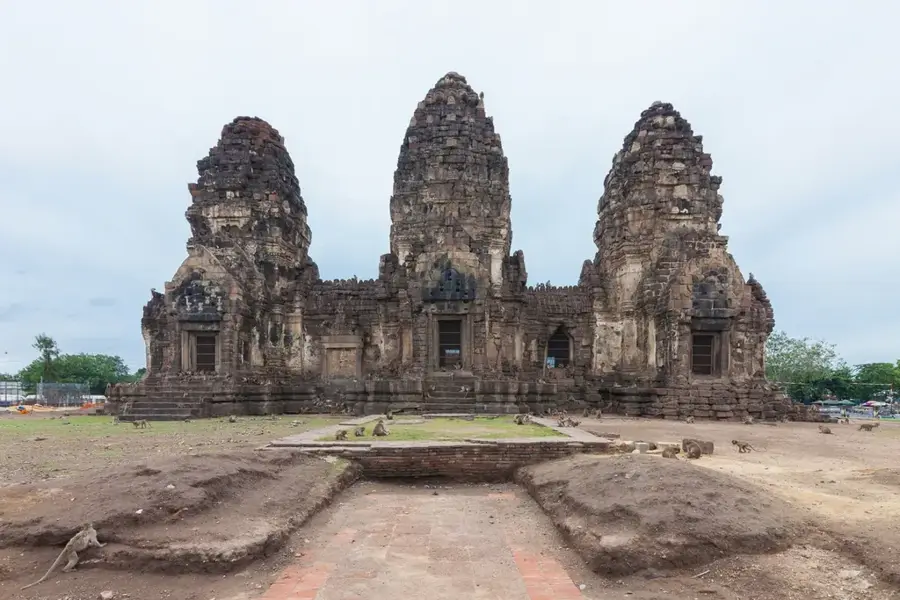Phra Prang Sam Yot (Thailanda)