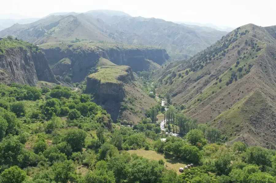 Chosrow-Wald — Araratebene (Armenien)