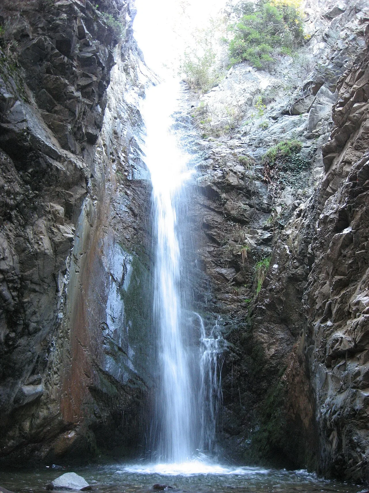 Parcul de Aventură cu Frânghii Sparti Platres — Cascada Caledonia (Cipru)