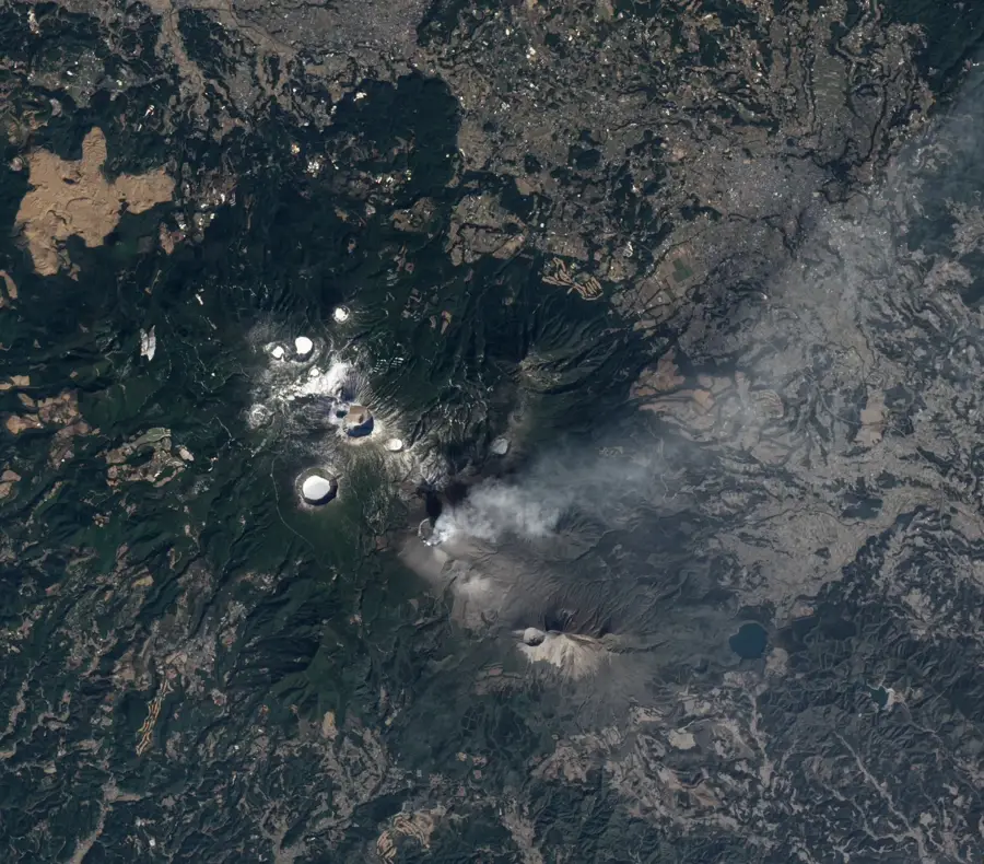 Kirishima-Gebirge — Aso-Caldera (Japan)