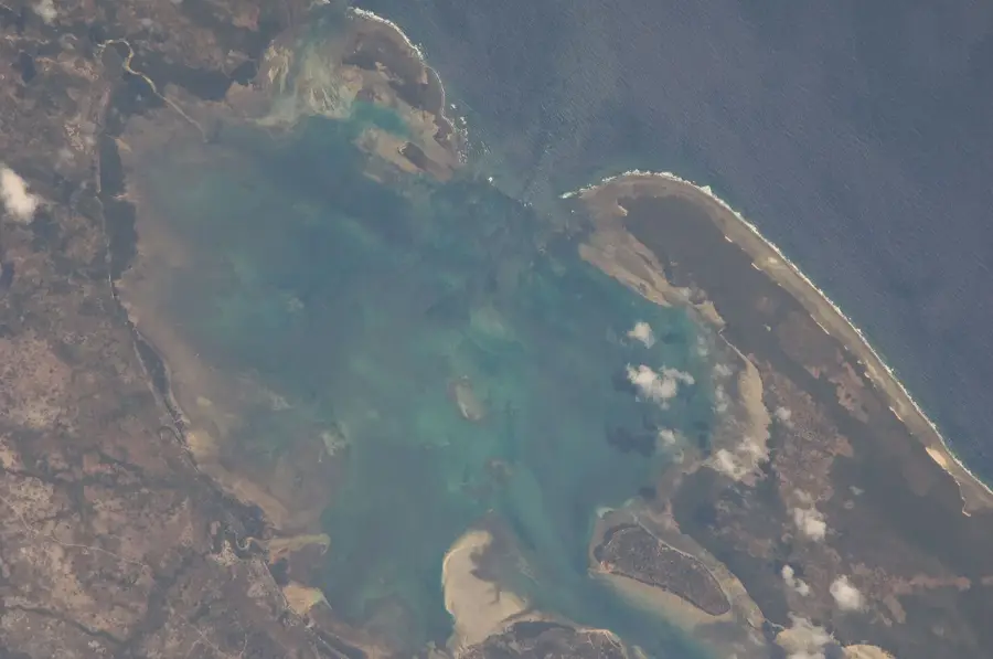 Kismayo Gewässer — Küste bei Barawa (Somalia)