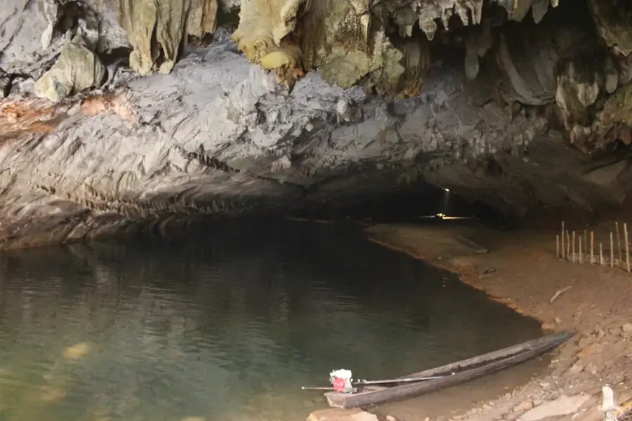 Peștera Kong Lor — Sakon Nakhon (Thailanda)