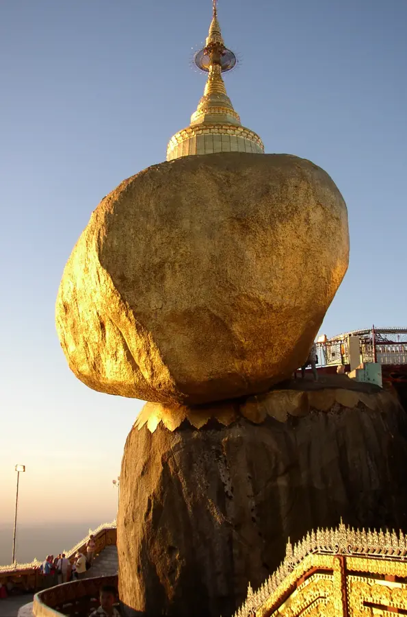 Kyaiktiyo-Pagode — Aythaya-Weingut (Myanmar)