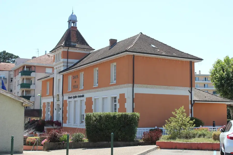 La Verpillière – city