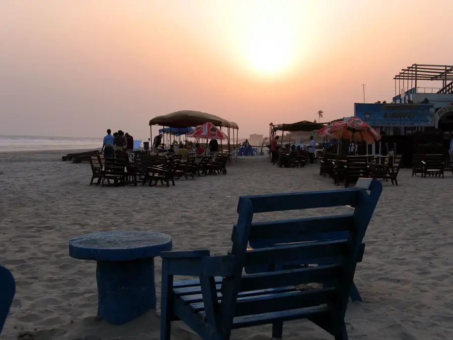 Plaja Labadi — Portul Tema (Ghana)