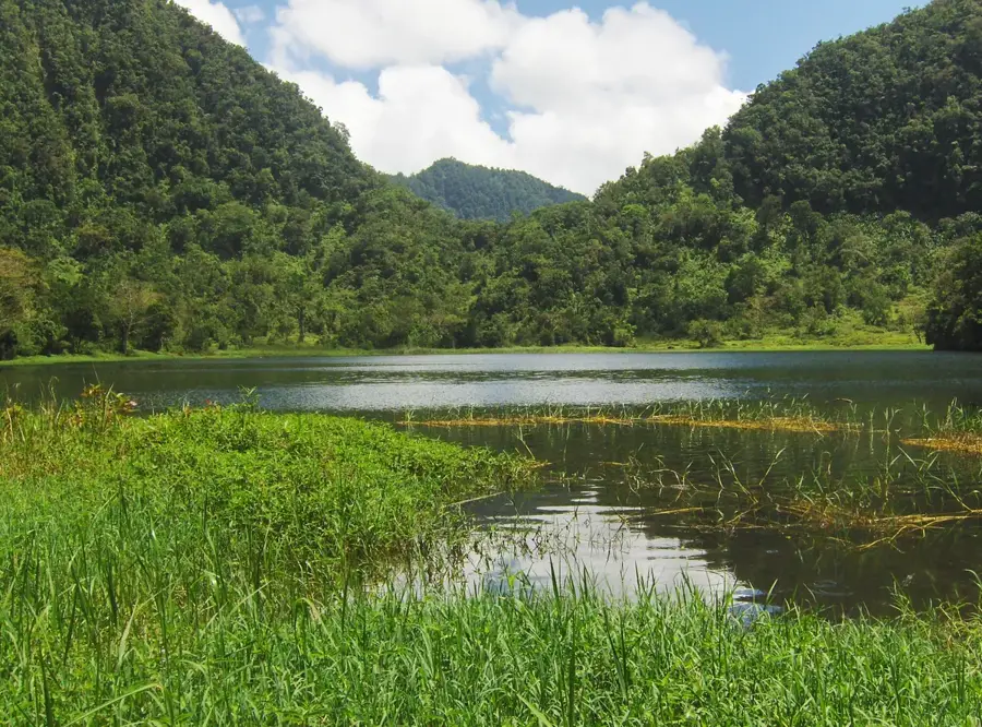 Lake Dzialandzé — Barakani (Comoros)