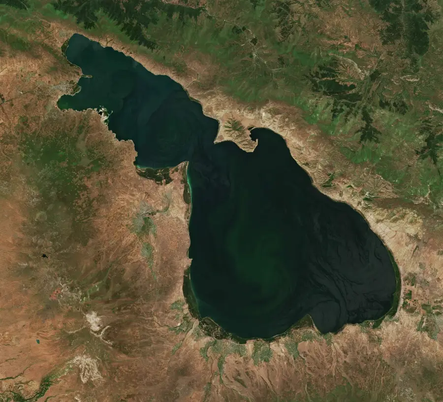 Lake Sevan — Sevan-Hrazdan Cascade (Armenia)