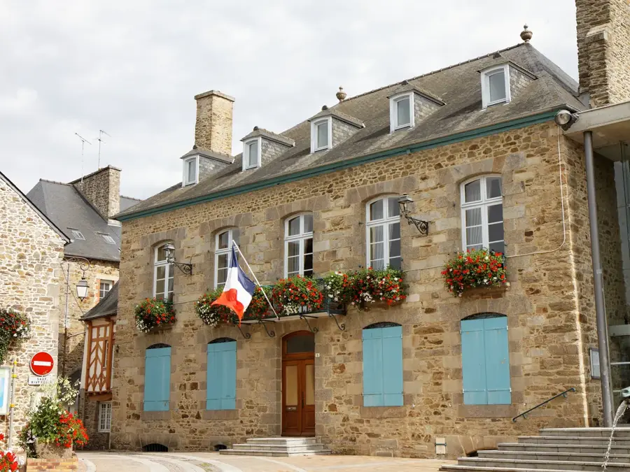 Lamballe-Armor – city