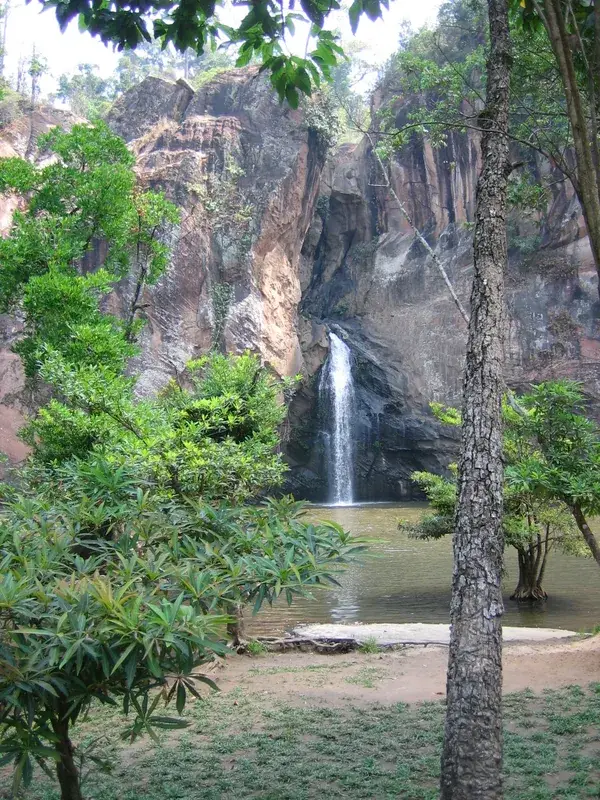 Lampi-sziget Tengeri Nemzeti Park — Ranong kikötő (Thaiföld)