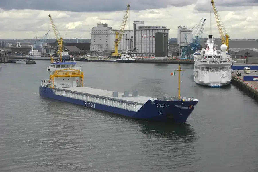 Portul Dublin — Naas (Irlanda)