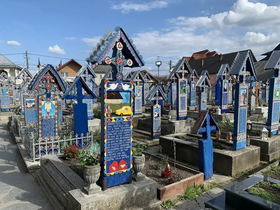 Cimitirul Vesel din Săpânța — Borșa (România)