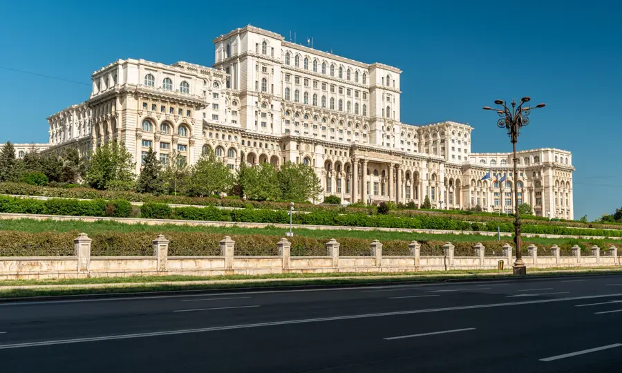 Palatul Parlamentului – obiectiv turistic