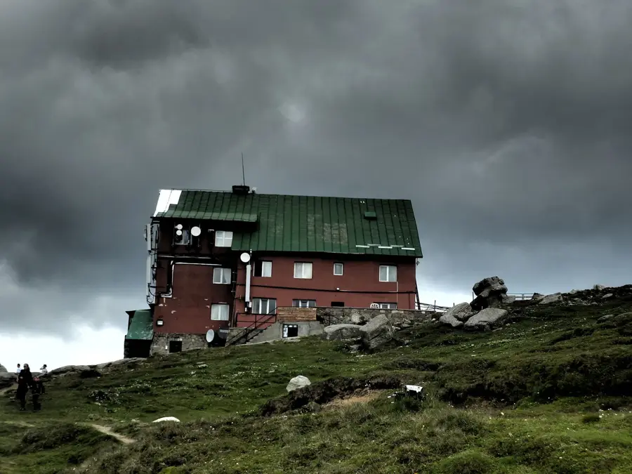 Sfinxul din Bucegi — Pucioasa (România)